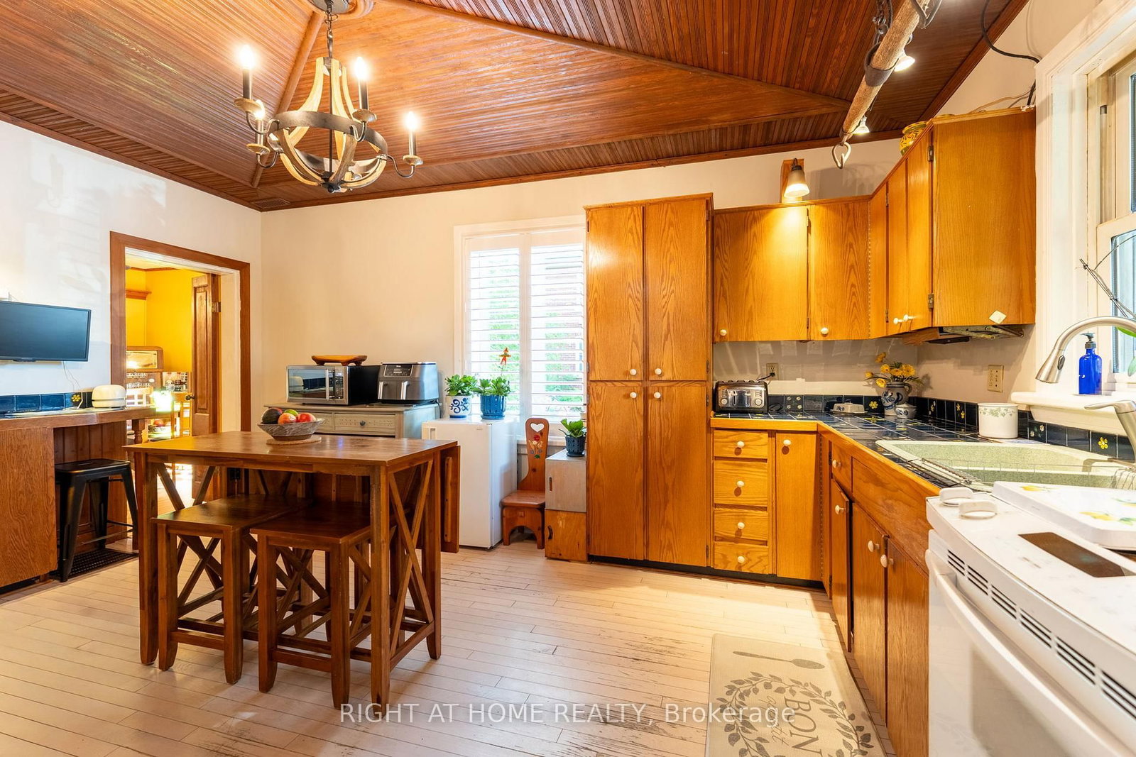 Detached House for sale at 220 Barrie Street, Essa, Ontario, L0L 2N0 - Thornton - MLS: N12913072