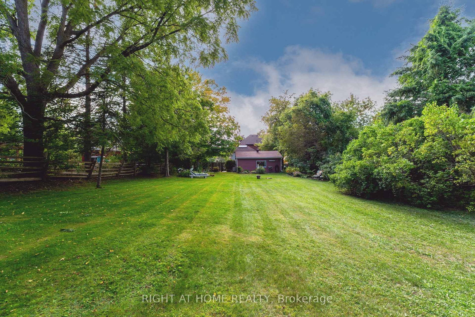 Detached House for sale at 220 Barrie Street, Essa, Ontario, L0L 2N0 - Thornton - MLS: N12913072