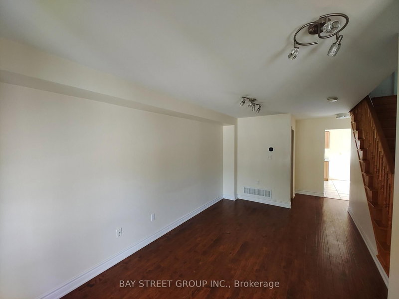 19 Macgregor Ave, Richmond Hill, L4B 4S8 | Image 2