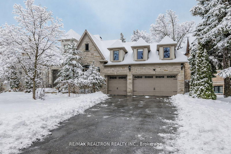 5 Long Hill Dr, Richmond Hill, L4E 3M5 | Image 2