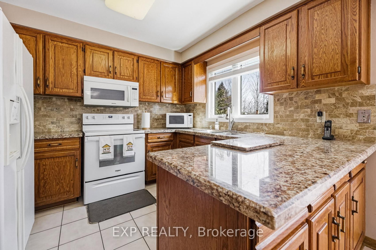 Detached House for sale at 81 Southgate Crescent, Richmond Hill, Ontario, L4B 2E7 - Doncrest - MLS: N12914434