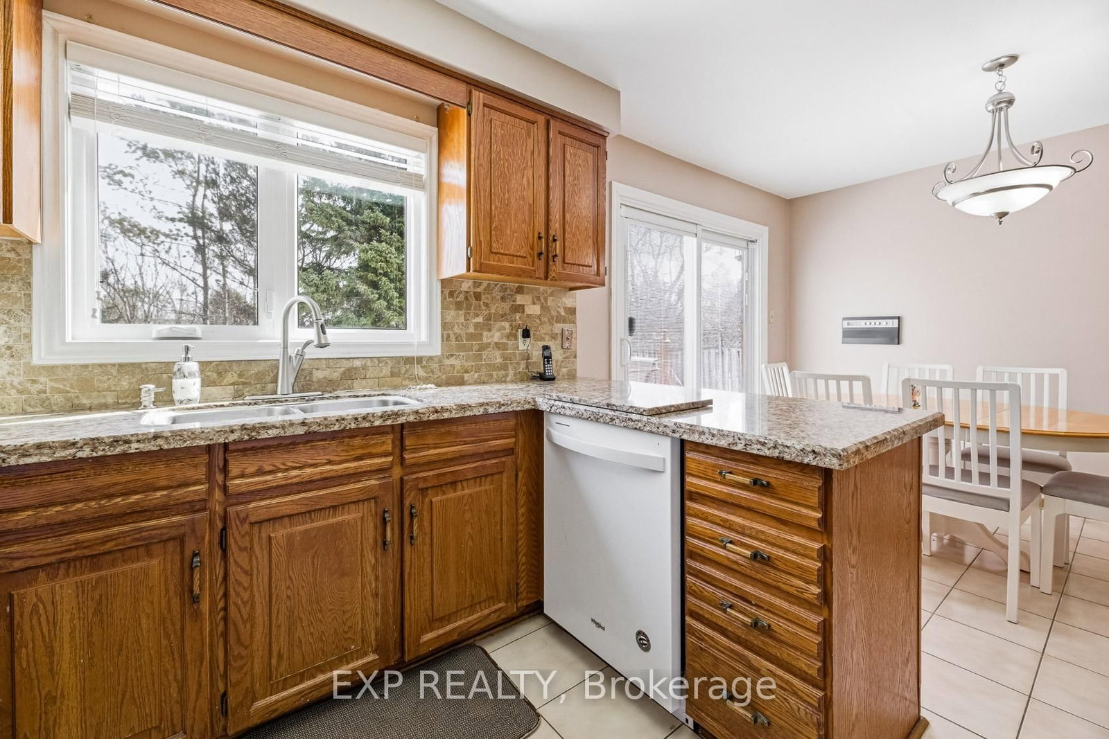 Detached House for sale at 81 Southgate Crescent, Richmond Hill, Ontario, L4B 2E7 - Doncrest - MLS: N12914434