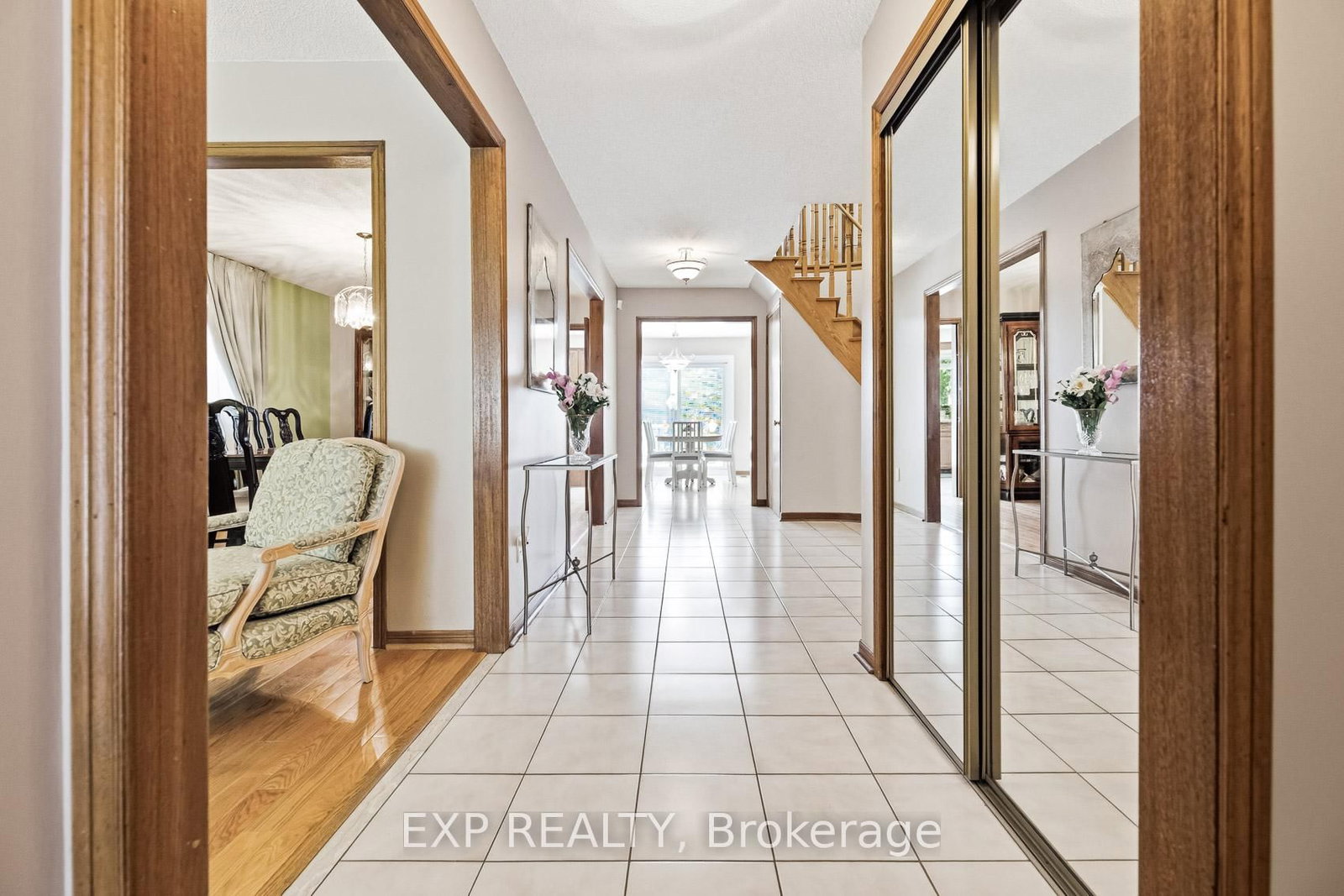 Detached House for sale at 81 Southgate Crescent, Richmond Hill, Ontario, L4B 2E7 - Doncrest - MLS: N12914434