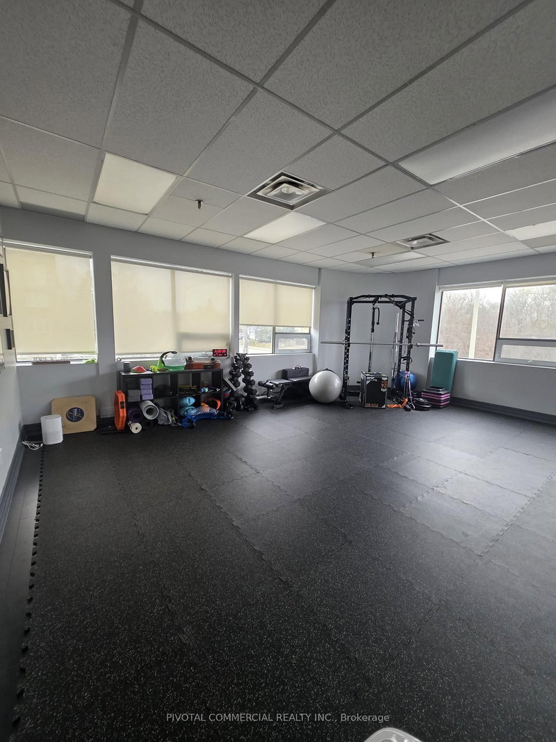 220 - 10720 Yonge St, Richmond Hill, L4C 3C9 | Image 3