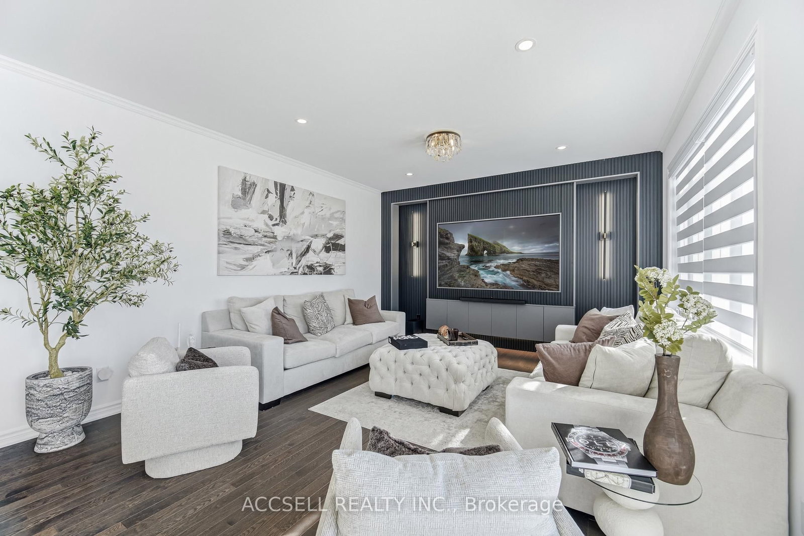 Detached House for sale at 154 Strachan Trail, New Tecumseth, Ontario, L0G 1A0 - Beeton - MLS: N12915438