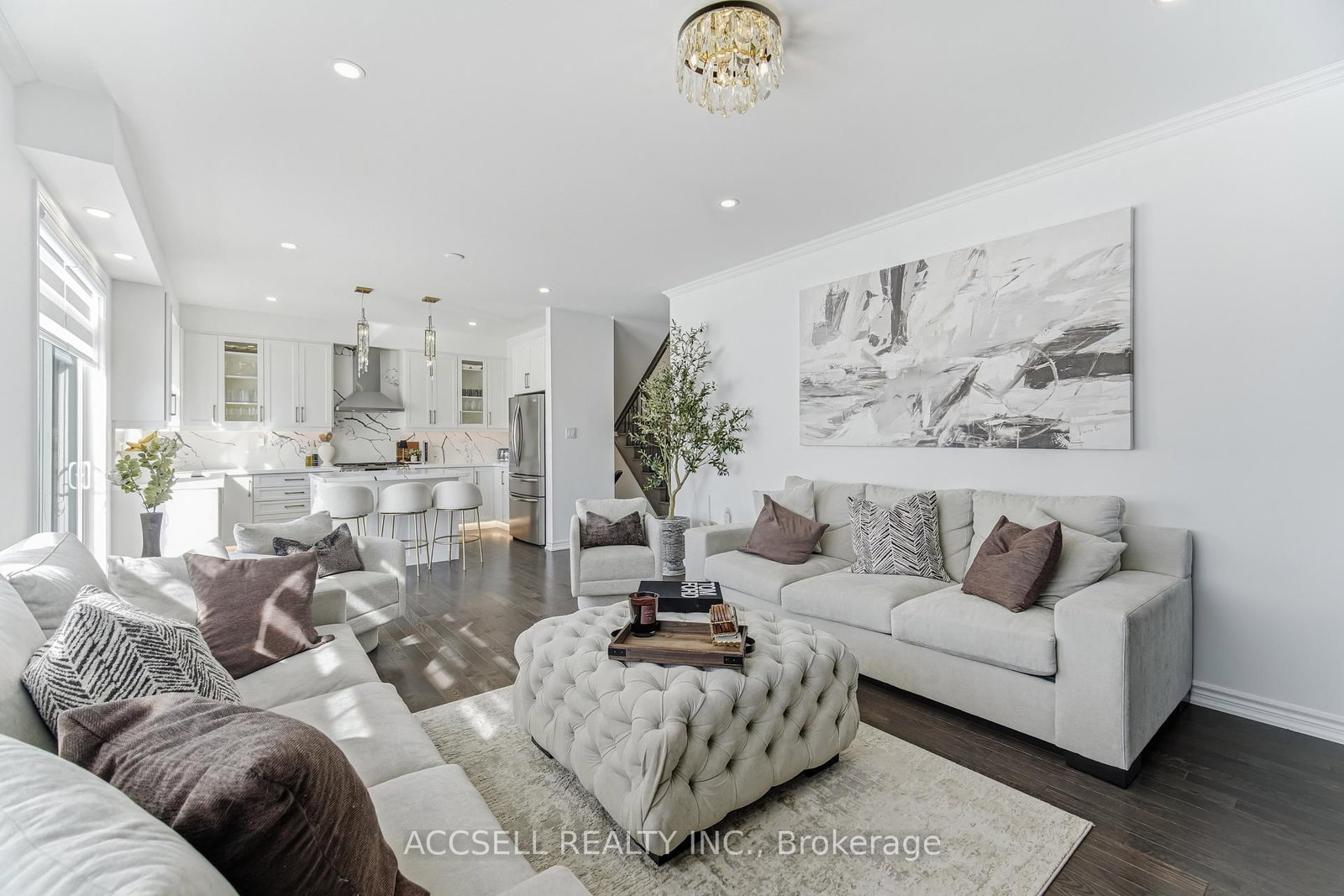 Detached House for sale at 154 Strachan Trail, New Tecumseth, Ontario, L0G 1A0 - Beeton - MLS: N12915438