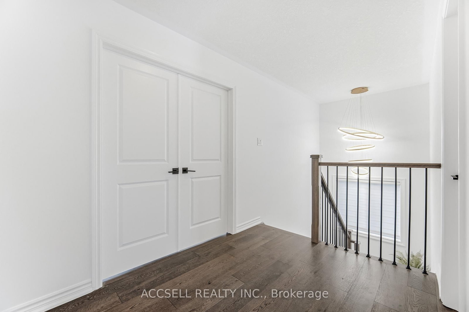 Detached House for sale at 154 Strachan Trail, New Tecumseth, Ontario, L0G 1A0 - Beeton - MLS: N12915438