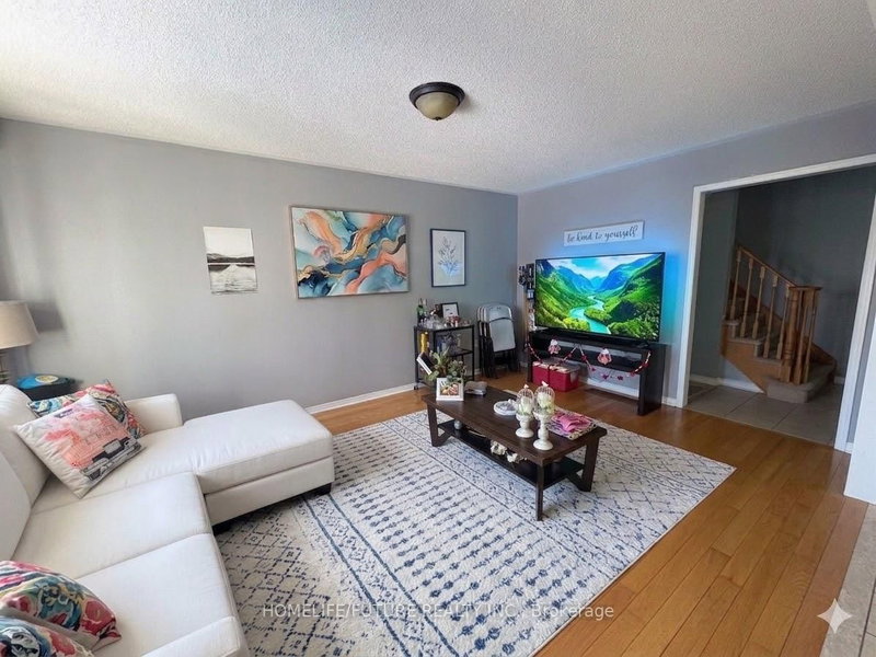 133 Professor Day Dr, Bradford West Gwillimbury, L3Z 3B9 | Image 2