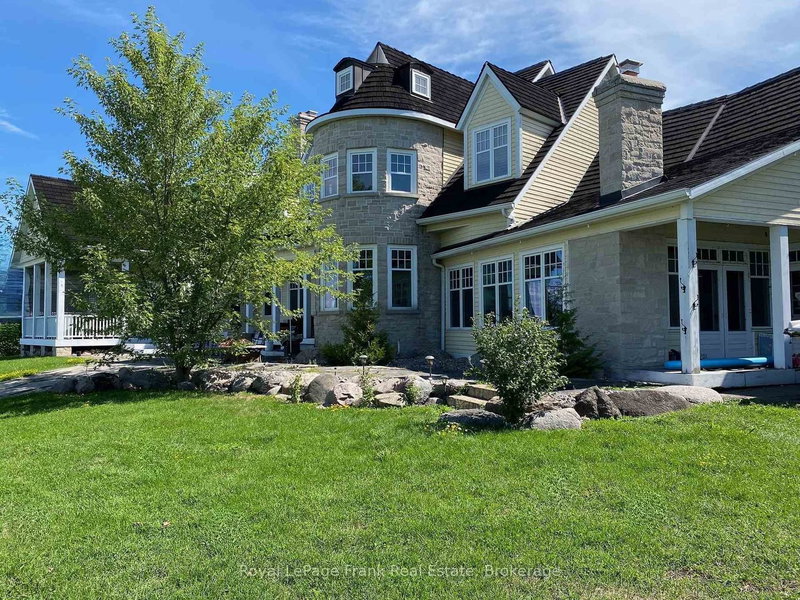 136 Lake Dr E, Georgina, L4P 3E9 | Image 2