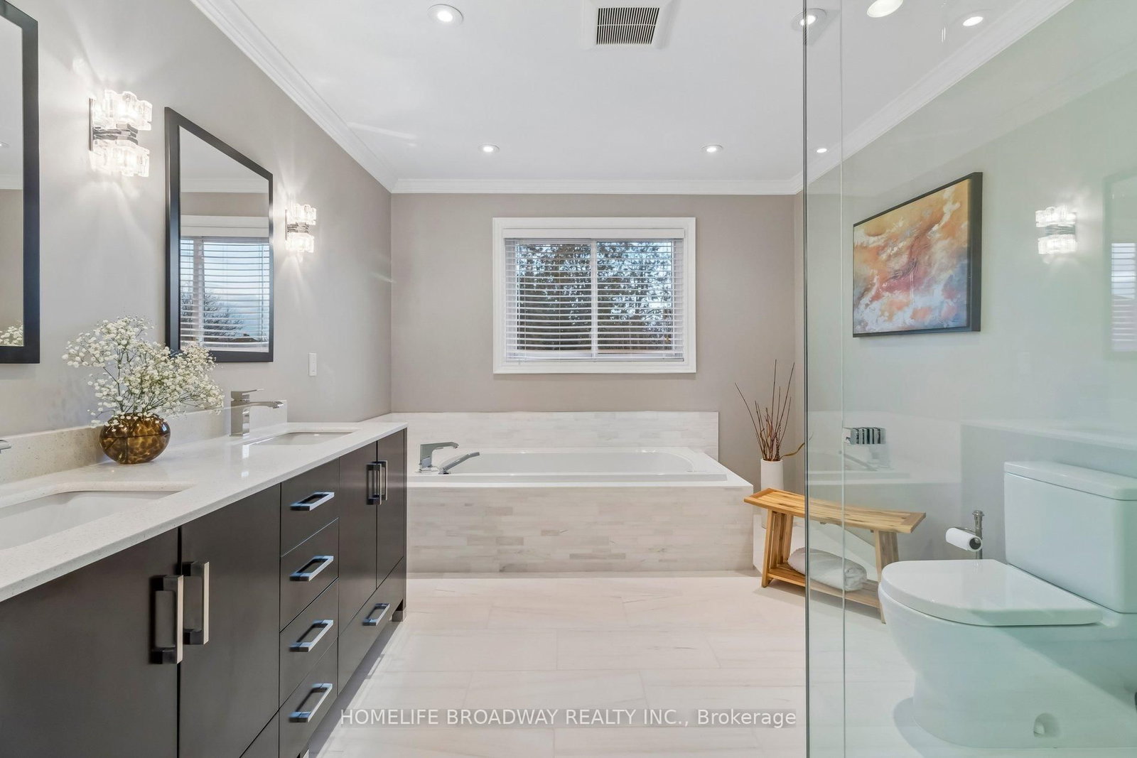 Detached House for sale at 17 Garview Court, Vaughan, Ontario, L4L 8N7 - East Woodbridge - MLS: N12915836