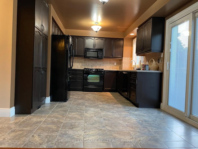 26 Beechbrooke Way, Aurora, L4G 6N7 | Image 3