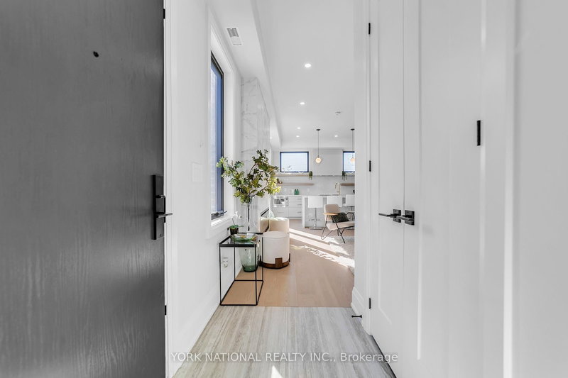 1 - 59 Charles St, Newmarket, L3Y 3V7 | Image 3