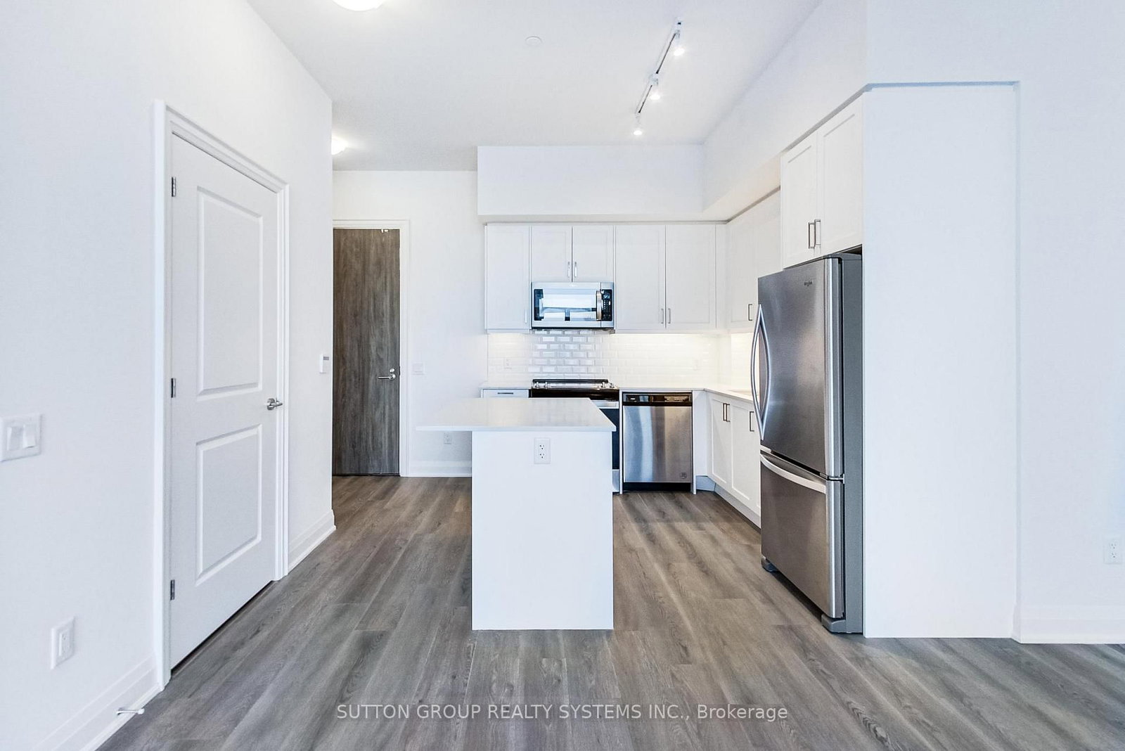 10 Gatineau Drive • #1704 • Vaughan, ON photo 10