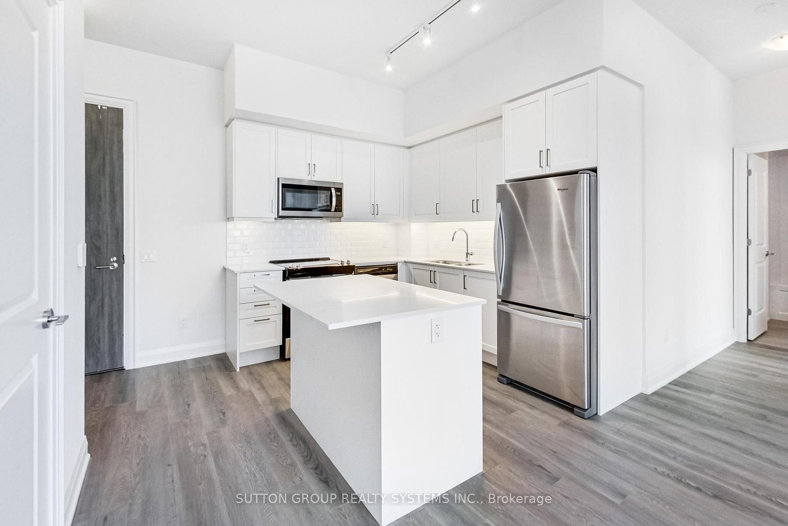 10 Gatineau Drive • #1704 • Vaughan, ON photo 9