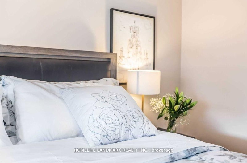 286 Gells Rd, Richmond Hill, L4C 3A4 | Image 3