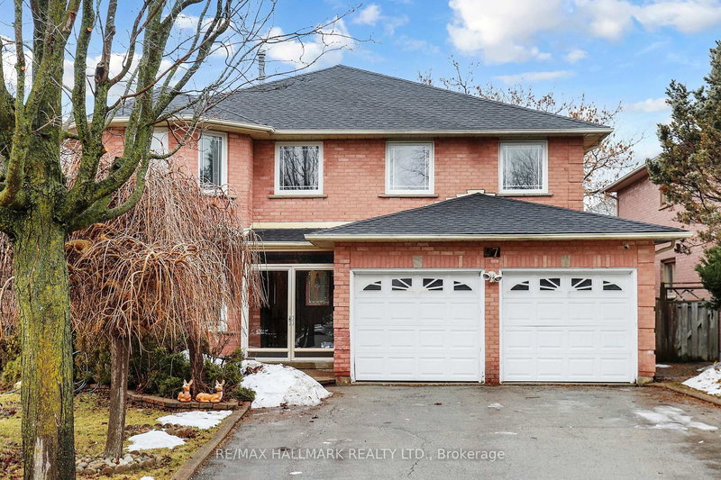 97 Stave Cres, Richmond Hill, L4C 9J2 | Image 2