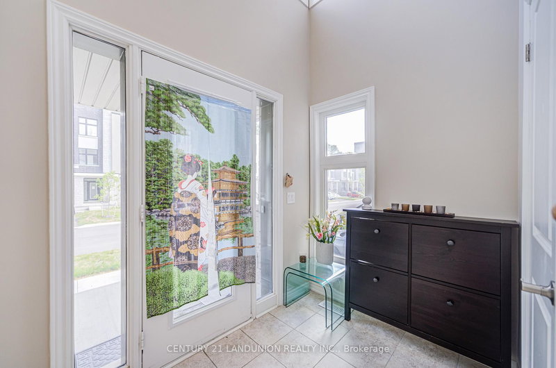 65 Puisaya Dr, Richmond Hill, L4E 1L2 | Image 3