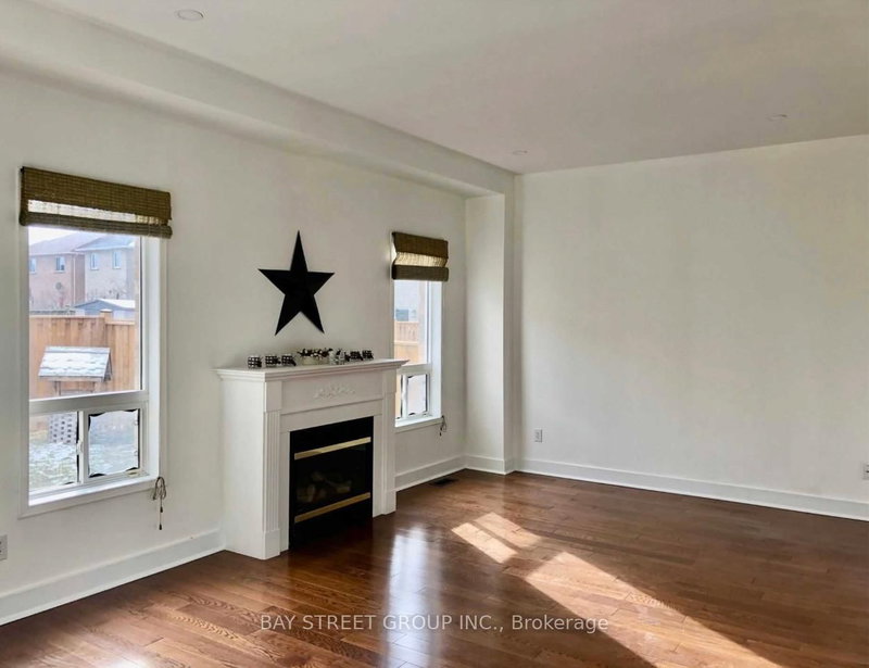 7 Raymond Bartlett Ave Ave, Markham, L3R 5C9 | Image 3