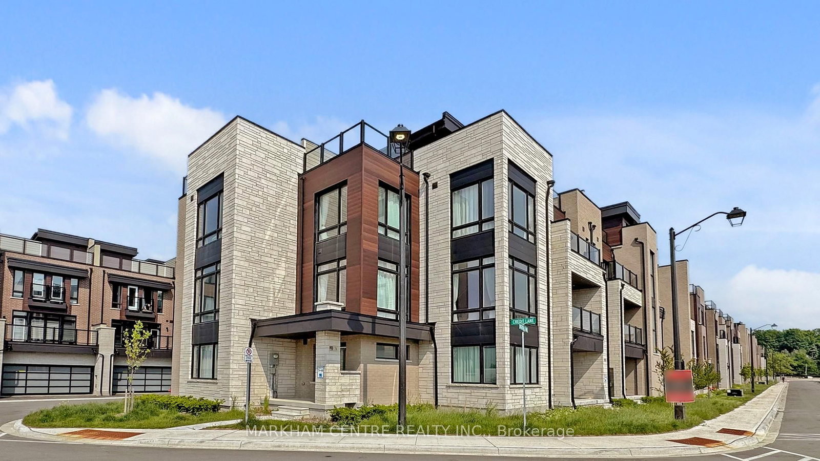 76 Ingersoll Lane • Richmond Hill, ON photo 1