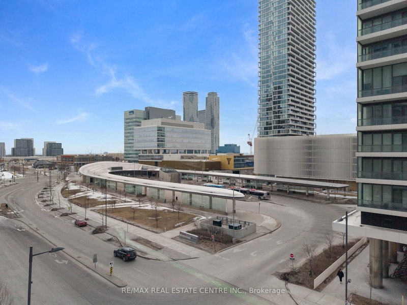 310 - 1000 Portage Pkwy, Vaughan, L4K 0L1 | Image 2