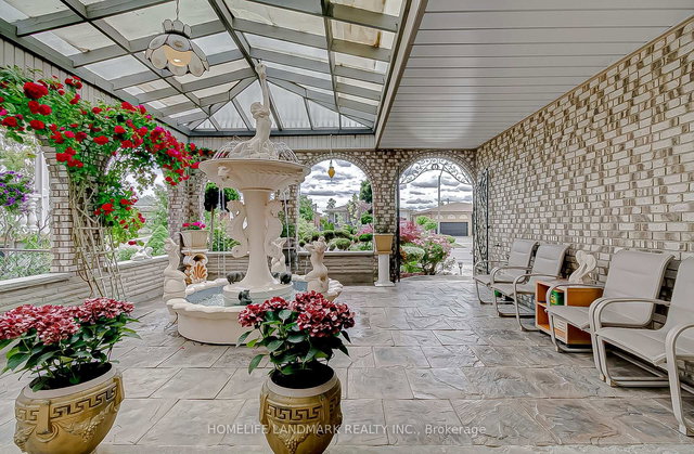 452 Woodbridge Avenue