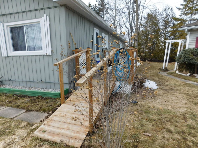 13 Recreation Dr, Innisfil, L9S 1N5 | Image 3