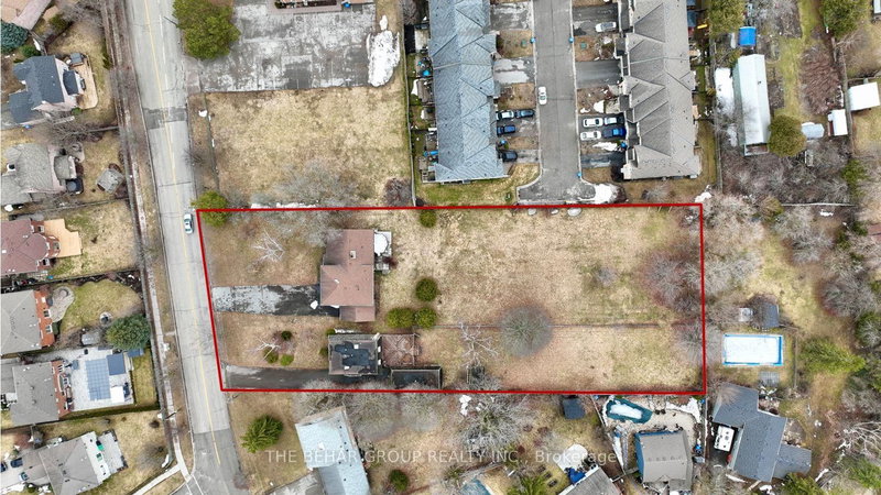 1038 Jacarandah Dr, Newmarket, L3Y 3G8 | Image 3