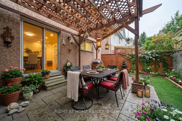 21 - 370 Riddell Court