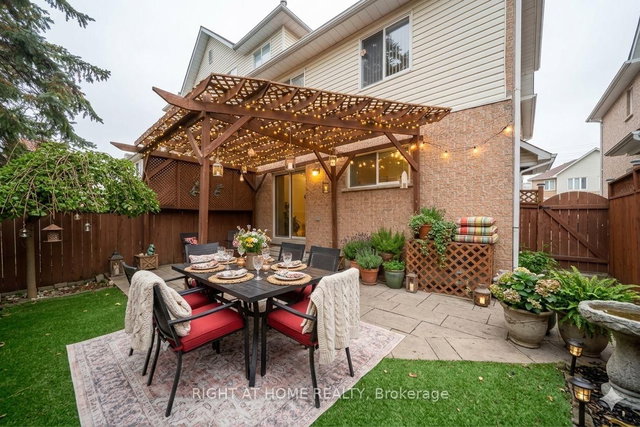 21 - 370 Riddell Court