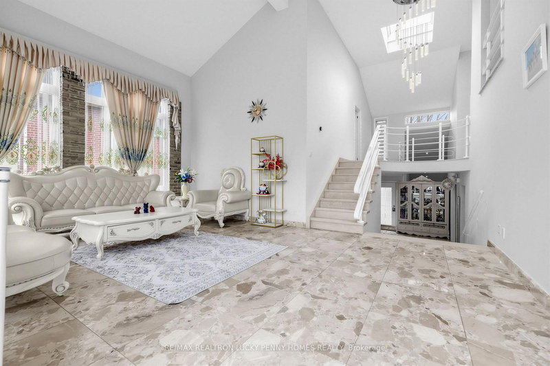 23 Montgomery Crt, Markham, L3R 0C4 | Image 3