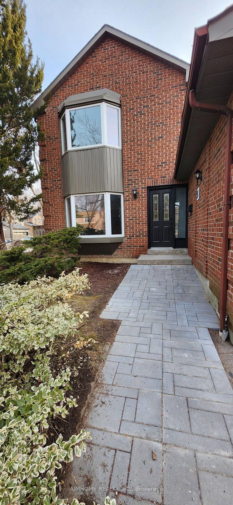 31 Spanhouse Cres, Markham, L3R 4E2 | Image 2