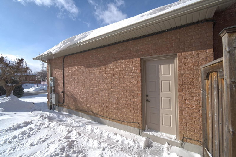 86 Bellona St, Vaughan, L4L 6R6 | Image 2