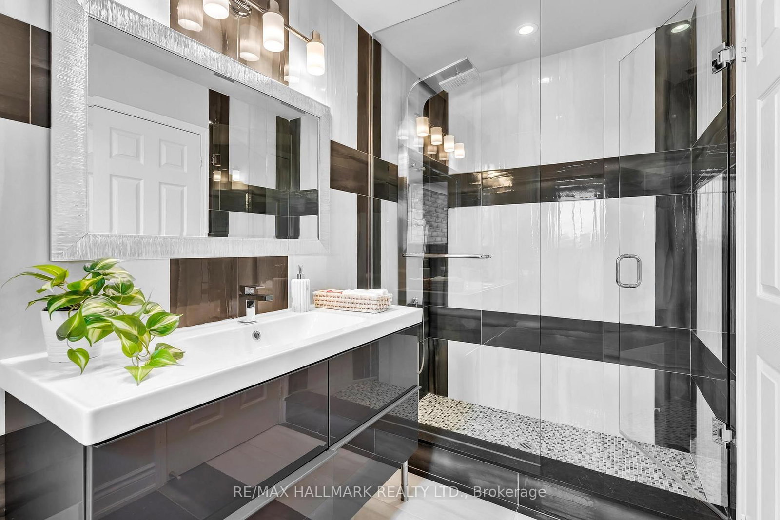 Detached House for sale at 51 Verdi Road, Richmond Hill, Ontario, L4E 4P7 - Oak Ridges - MLS: N12919502