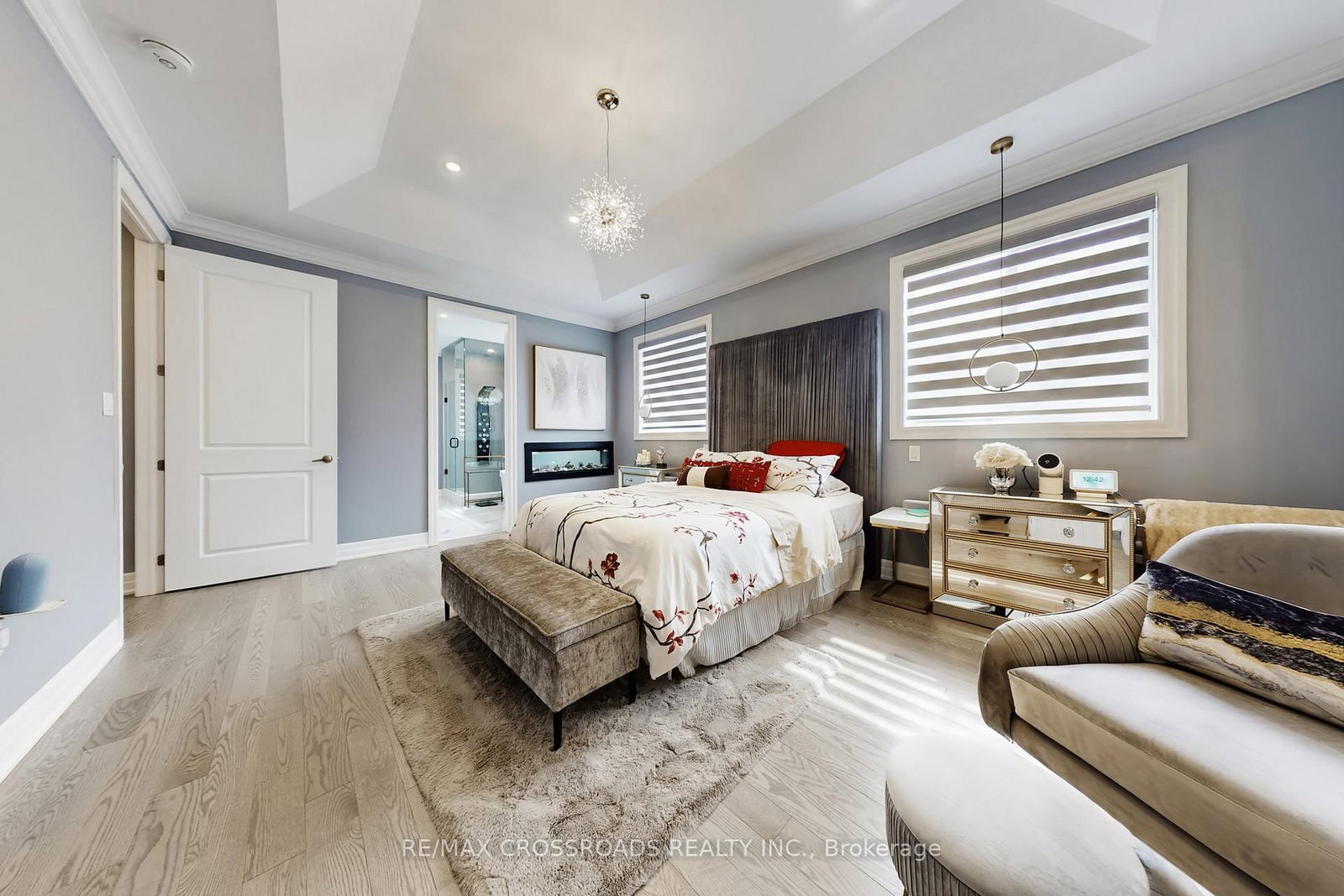 Detached House for sale at 9 KINGKNOLL Crescent, Georgina, Ontario, L4P 0H6 - Keswick South - MLS: N12919736