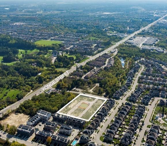 40-60 Harris Ave, Richmond Hill, L4E 3M2 | Image 2