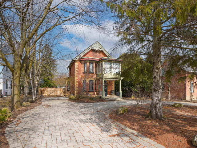 134 Victoria Street E