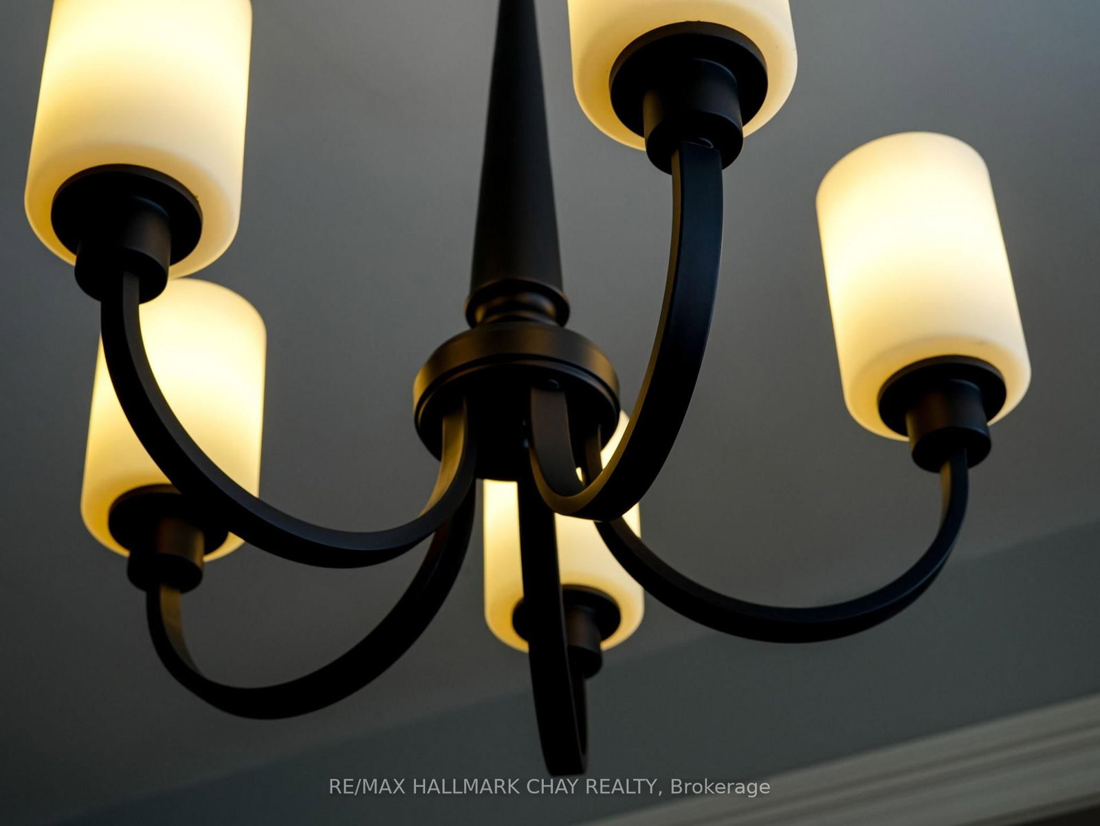 Detached House for sale at 134 Victoria Street, New Tecumseth, Ontario, L9R 1K6 - Alliston - MLS: N12921454