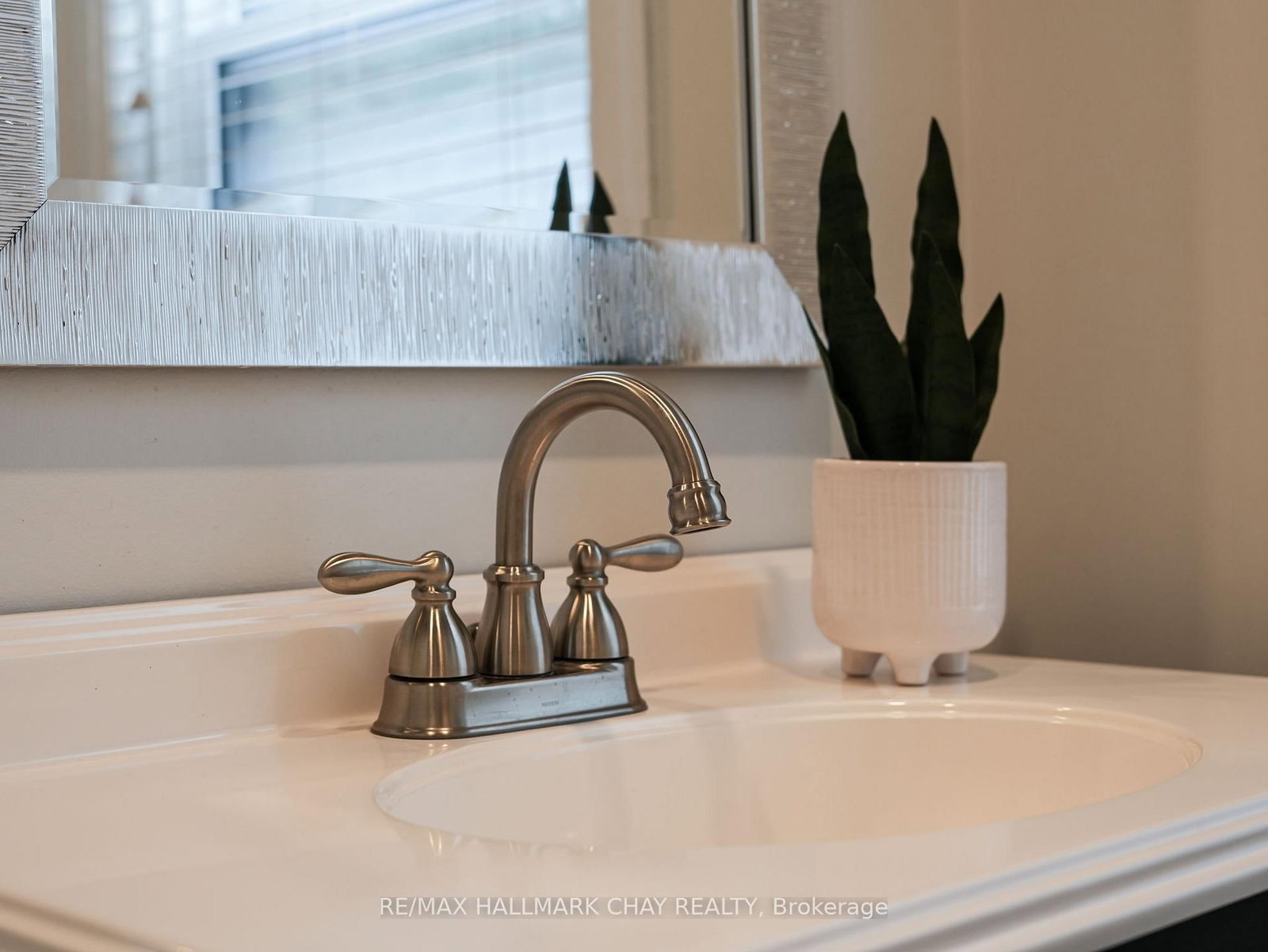 Detached House for sale at 134 Victoria Street, New Tecumseth, Ontario, L9R 1K6 - Alliston - MLS: N12921454