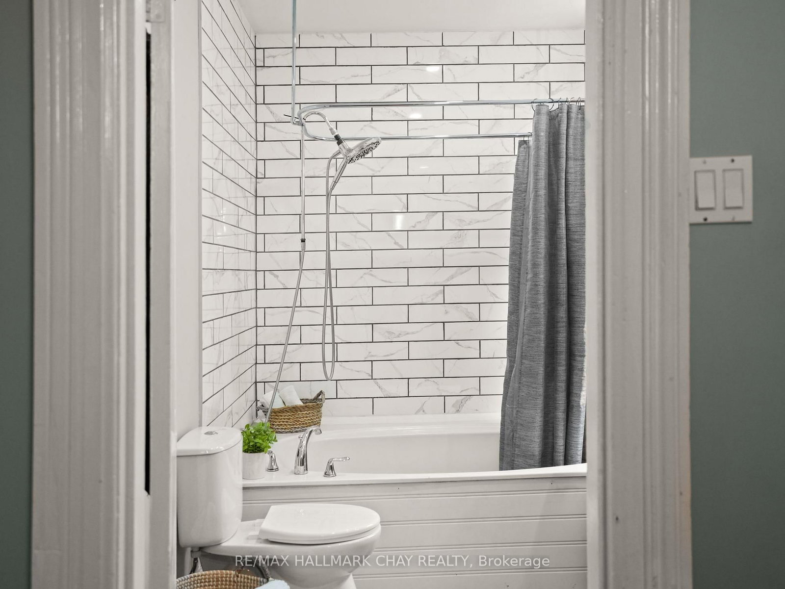 Detached House for sale at 134 Victoria Street, New Tecumseth, Ontario, L9R 1K6 - Alliston - MLS: N12921454