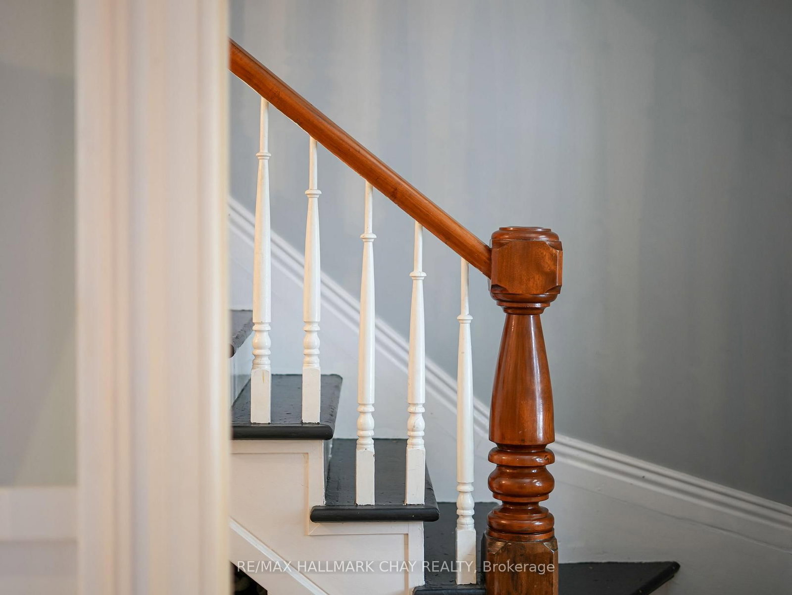 Detached House for sale at 134 Victoria Street, New Tecumseth, Ontario, L9R 1K6 - Alliston - MLS: N12921454