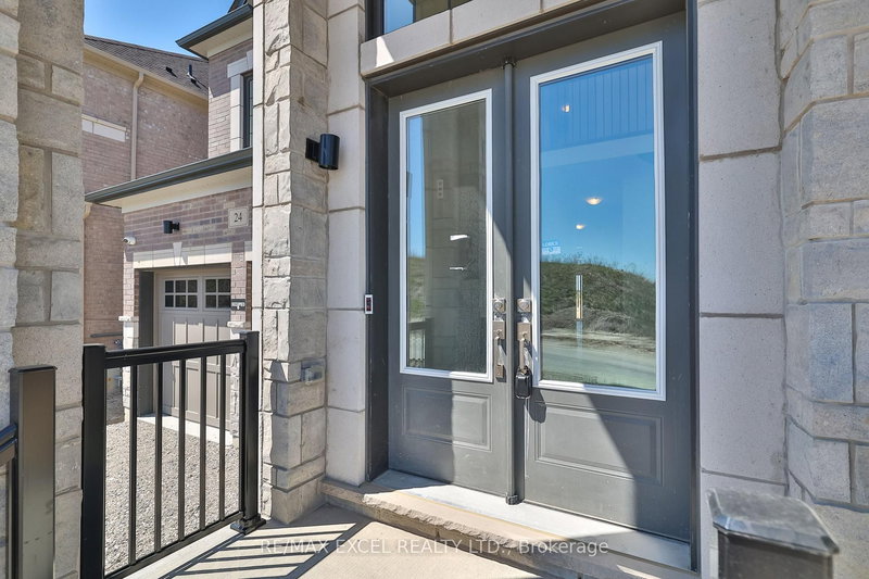 24 Sunny Acre Cres, King, L7B 1B6 | Image 2