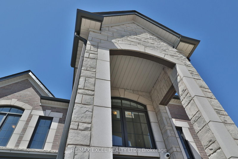 24 Sunny Acre Cres, King, L7B 1B6 | Image 3