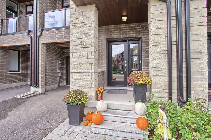 home for lease on 14 Pageant Avenue