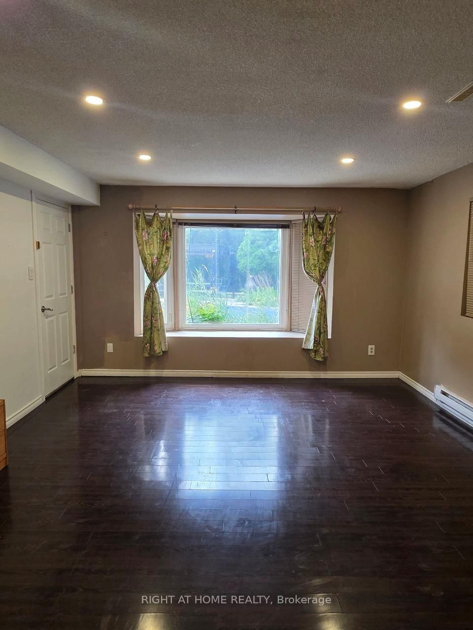 5 Black Willow Court, Unit unit#1 - Photo 8