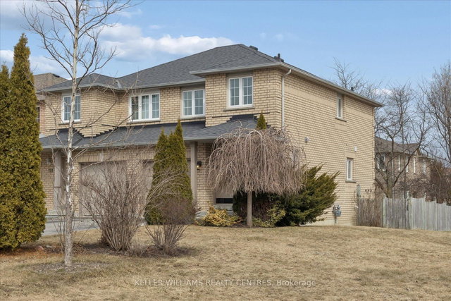 720 Walpole Crescent