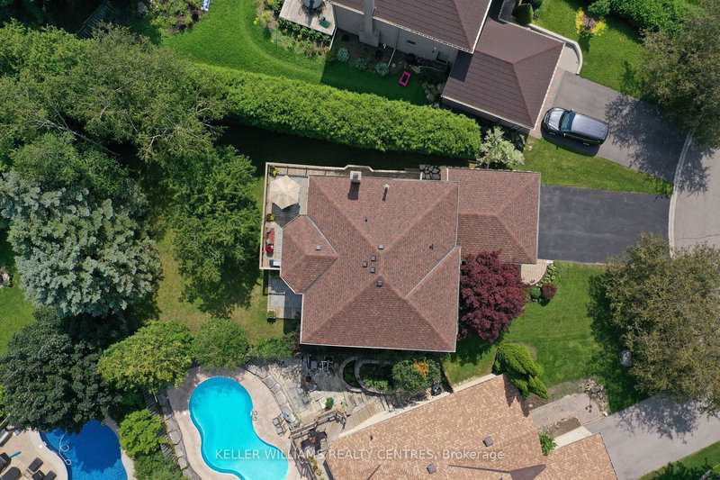 15 Beatty Cres, Aurora, L4G 5V2 | Image 3