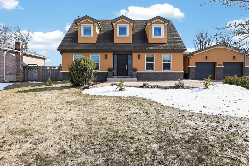 2151 Hughes Dr, Innisfil, L0L 1R0 | Image 2