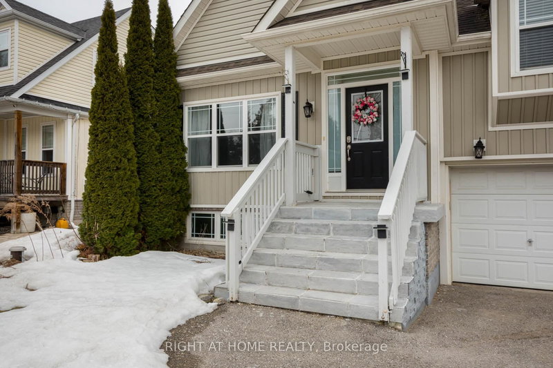 1171 Ewart St, Innisfil, L0L 1C0 | Image 2