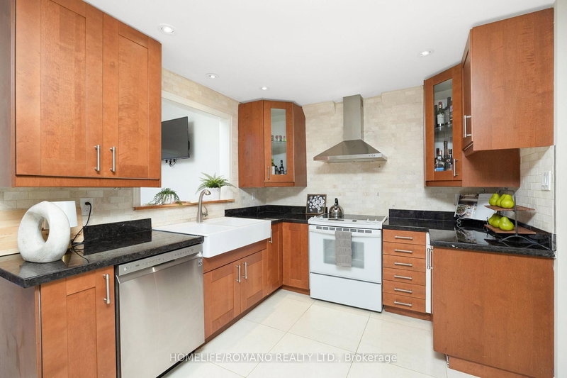 36 Brougham Dr, Vaughan, L4L 3E1 | Image 3