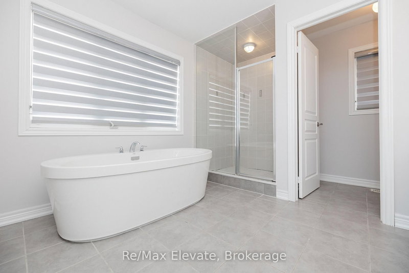 958 Green St, Innisfil, L0L 1W0 | Image 3